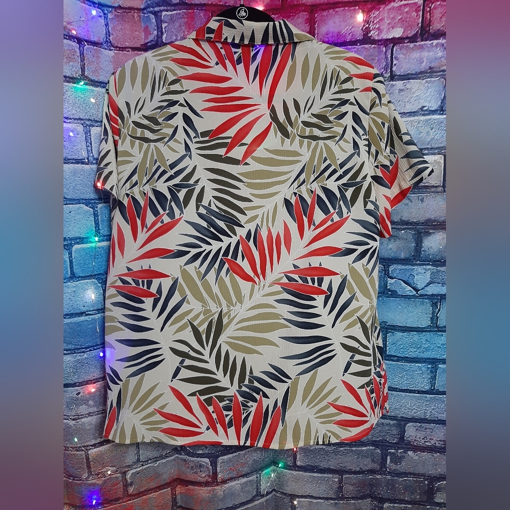 Tropical Leaf Print Button Down Shirt W/built In Cami  1X - Picture 2 of 4
